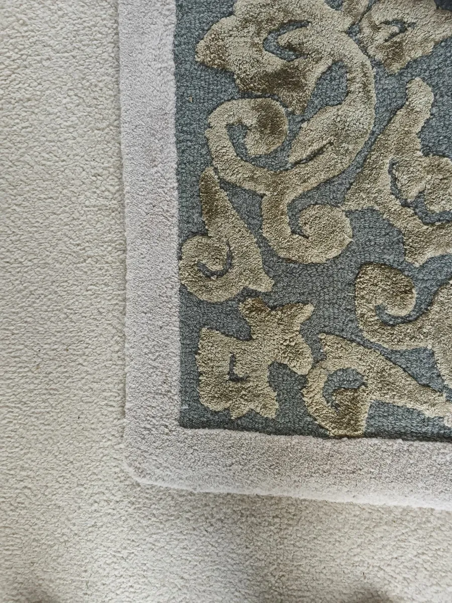 Large Wool Rug - Image 4