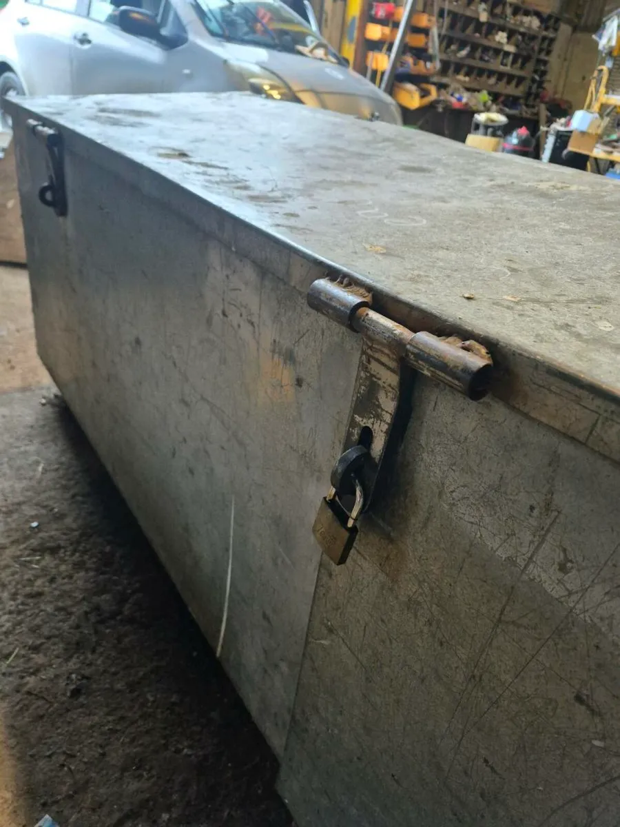 Van/lorry tool box - Image 1