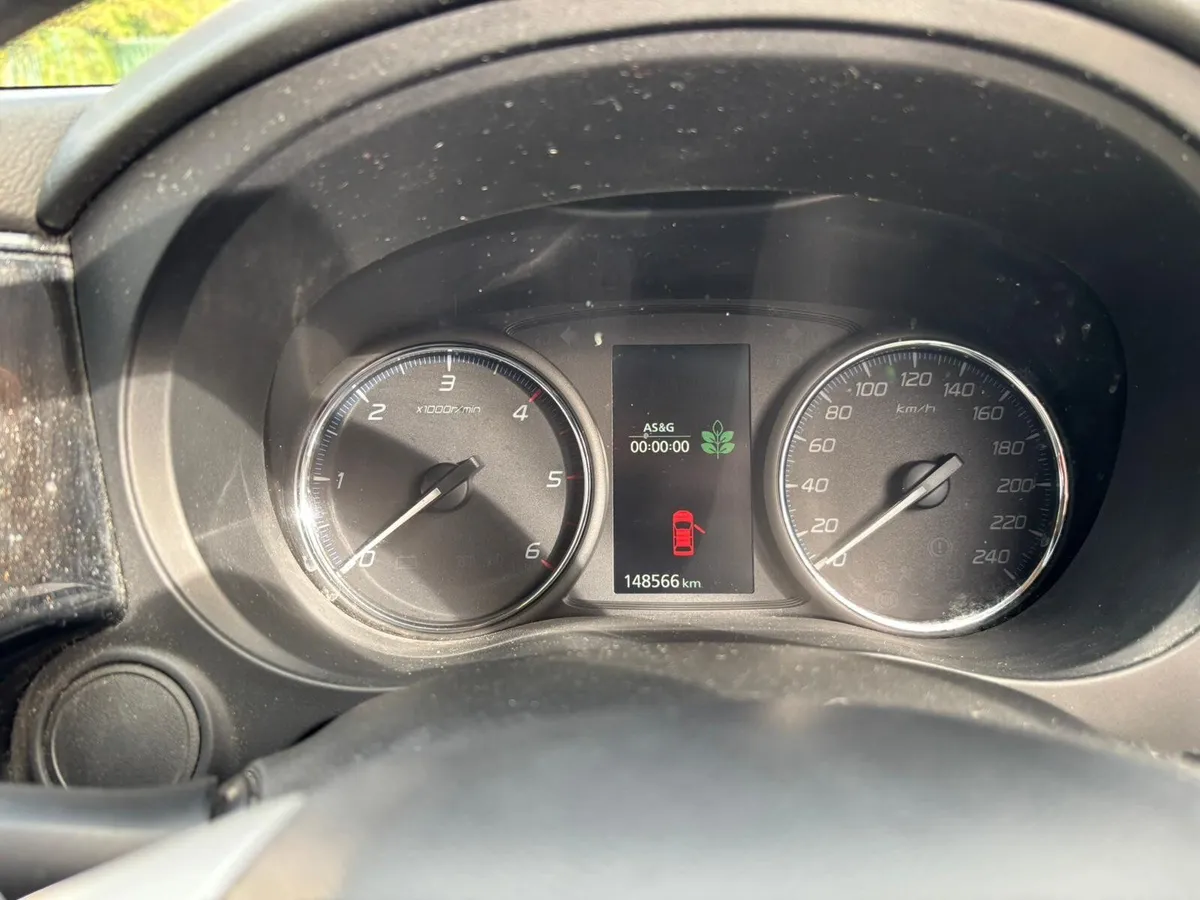 Mitsubishi Outlander 2014 - Image 4