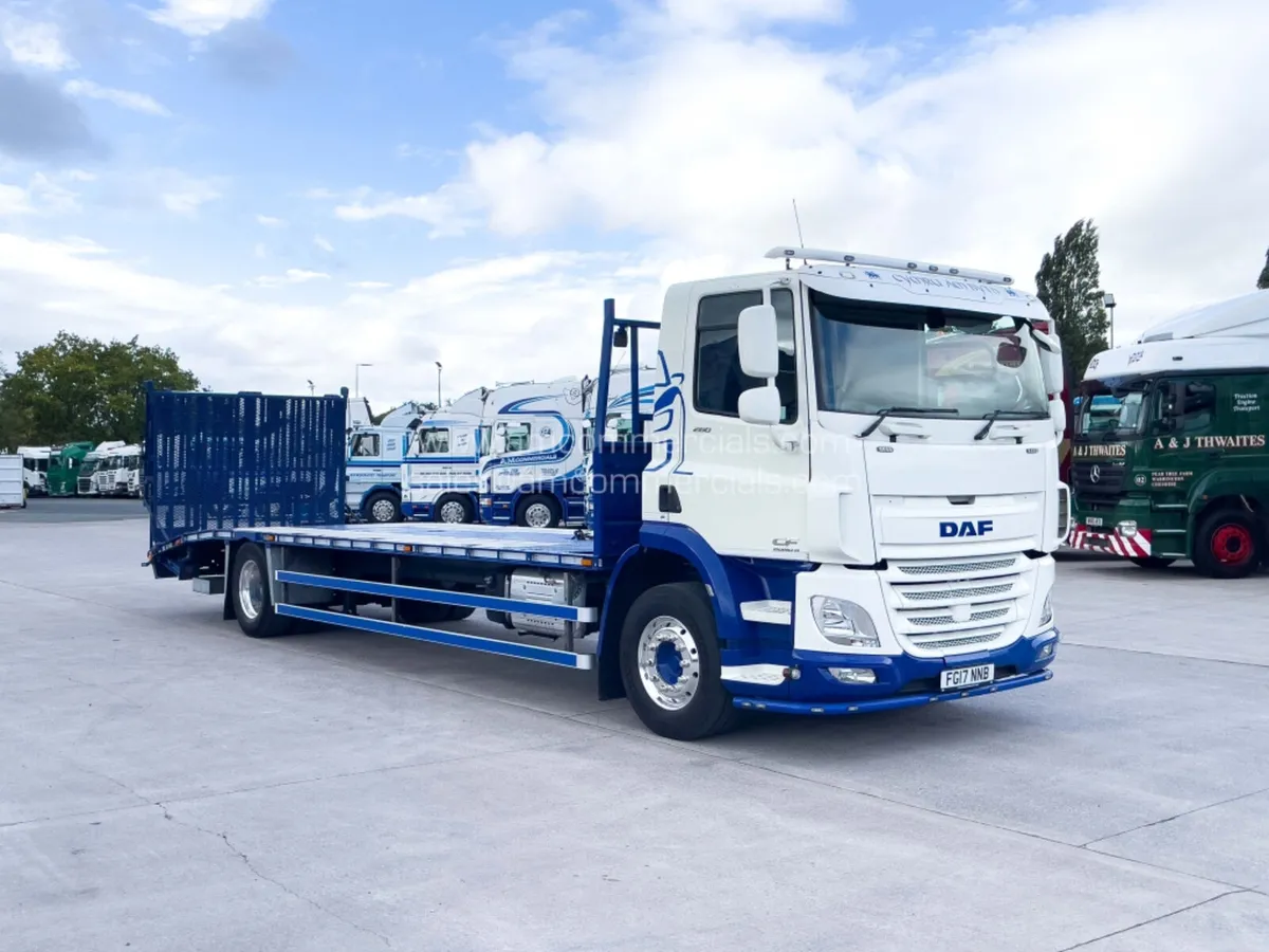 2017 (17) DAF CF 260 18 TONNE 4X2 BEAVERTAIL - Image 1