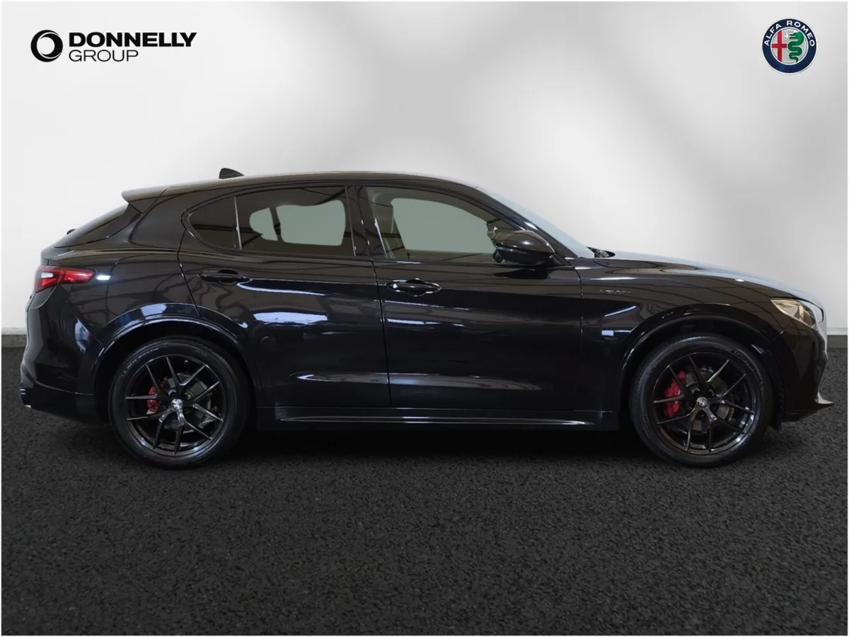 Alfa Romeo Stelvio Diesel Estate Veloce - Image 3