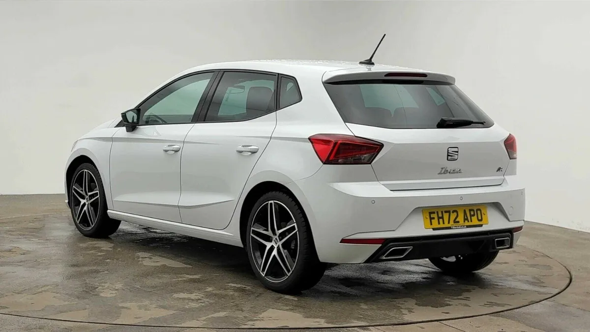 SEAT Ibiza Hatchback FR Edition - Image 3