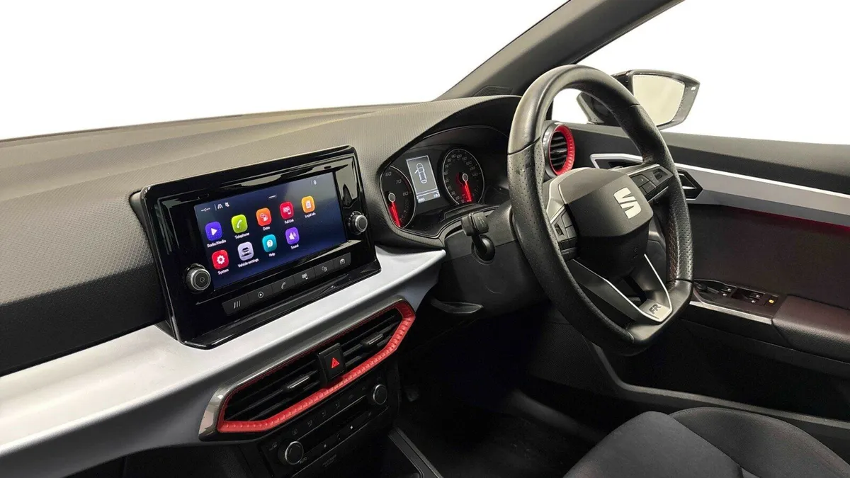 SEAT Ibiza Hatchback FR Edition - Image 4