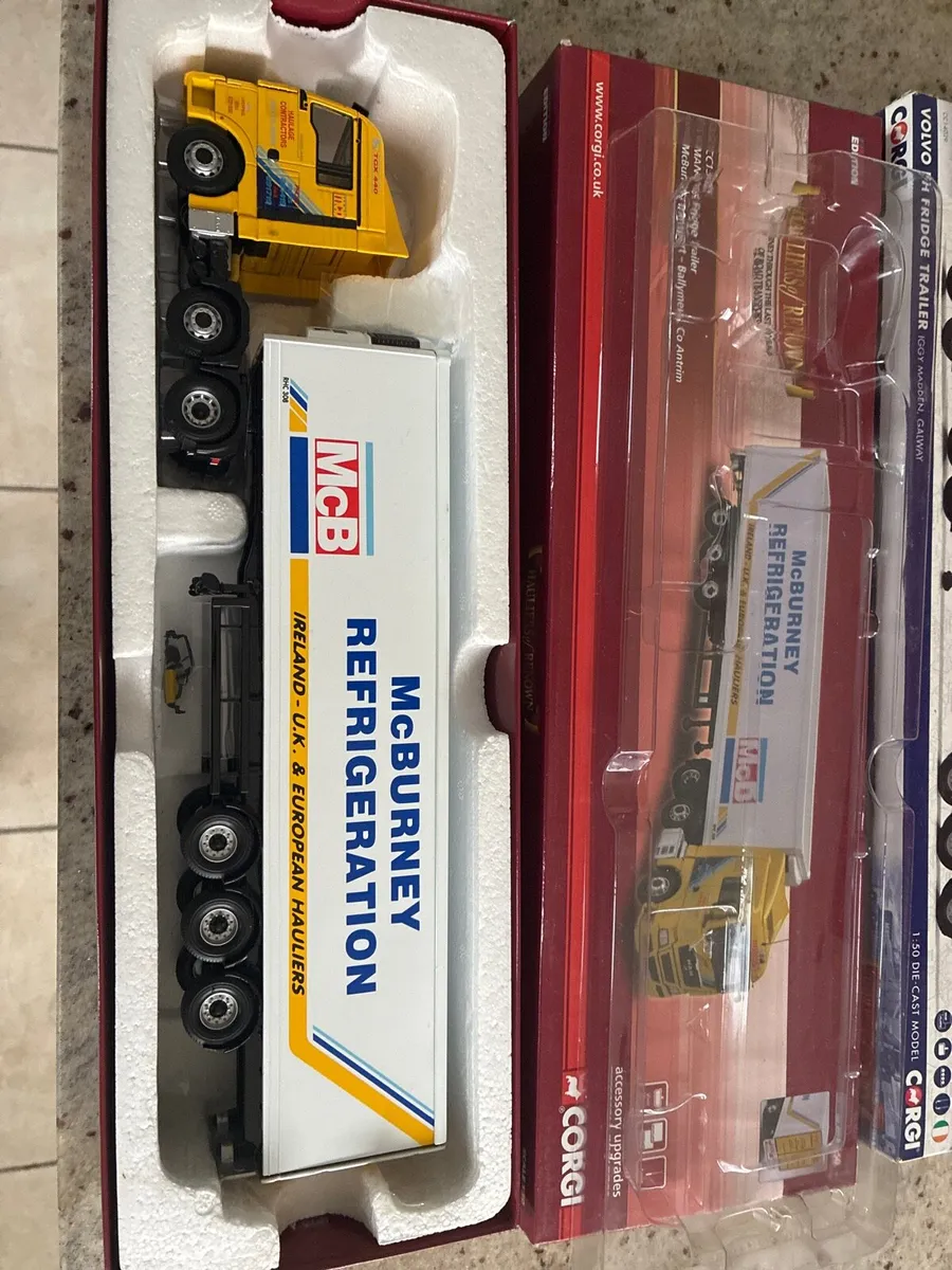 Corgi mcburney international 1:50 truck