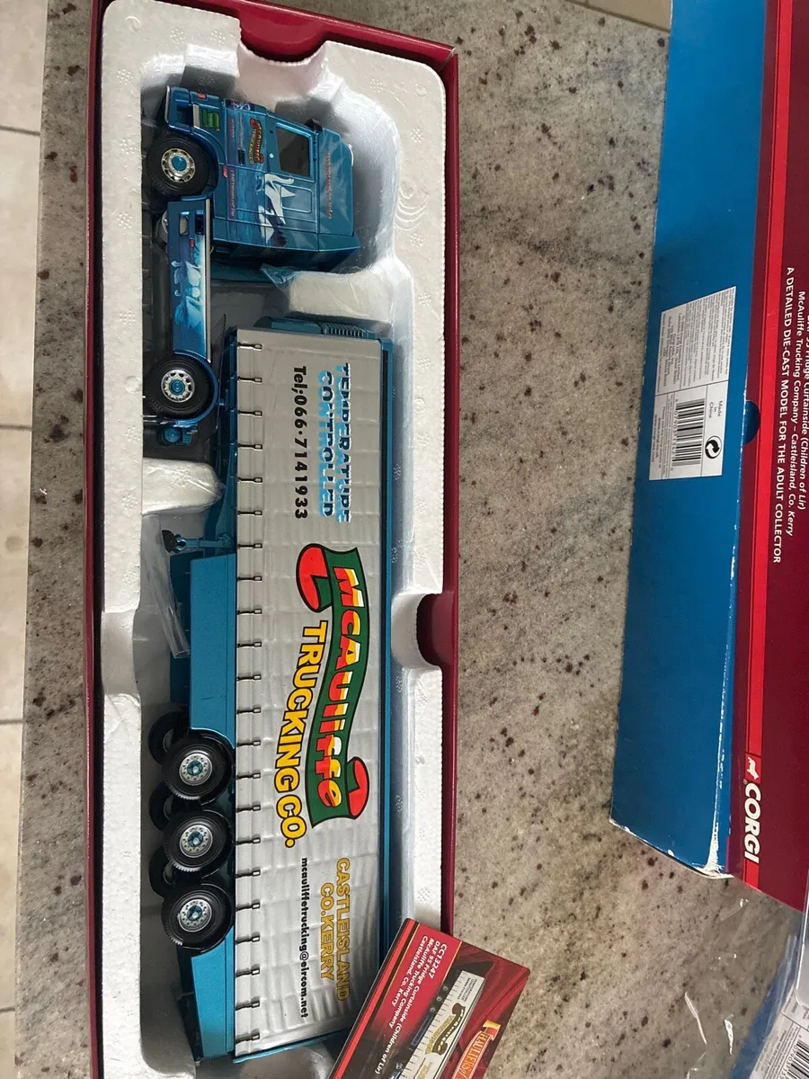 Corgi McAuliffe truck 1:50 scale