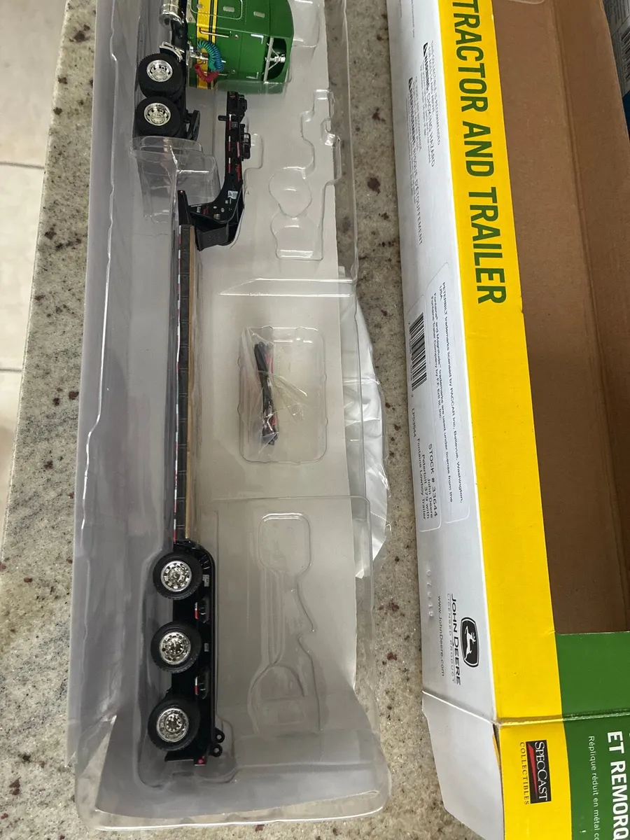 John Deere semi tractor + trailer 1:64 scale - Image 2
