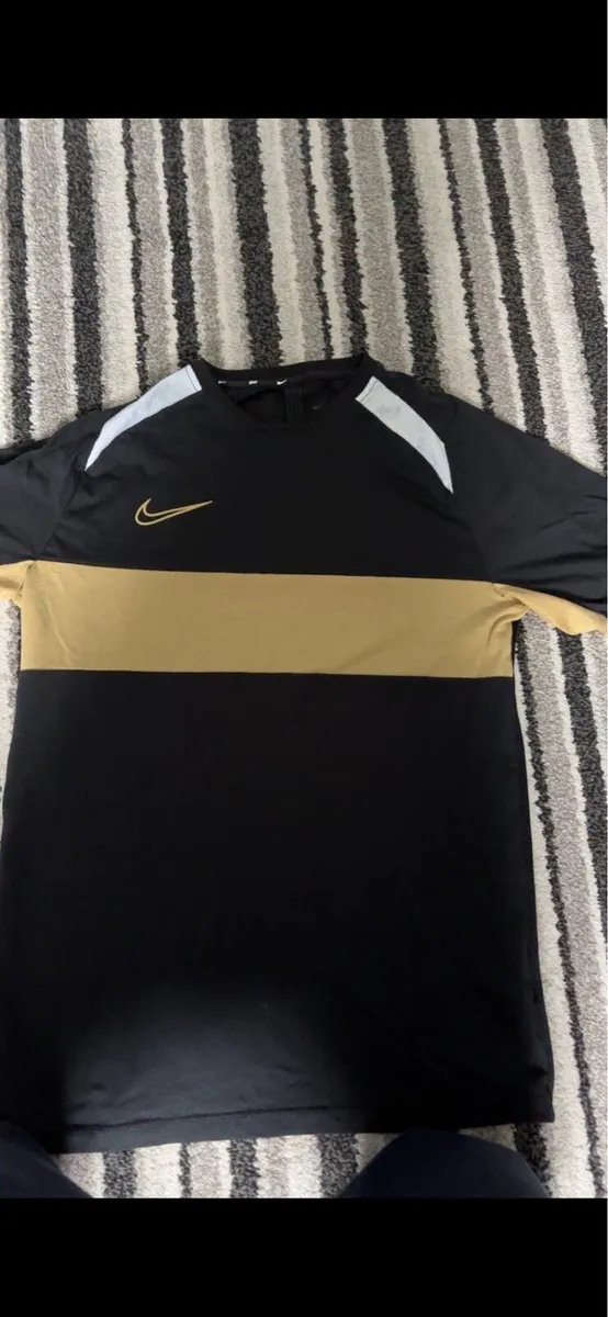 Black & Gold Nike T-Shirt