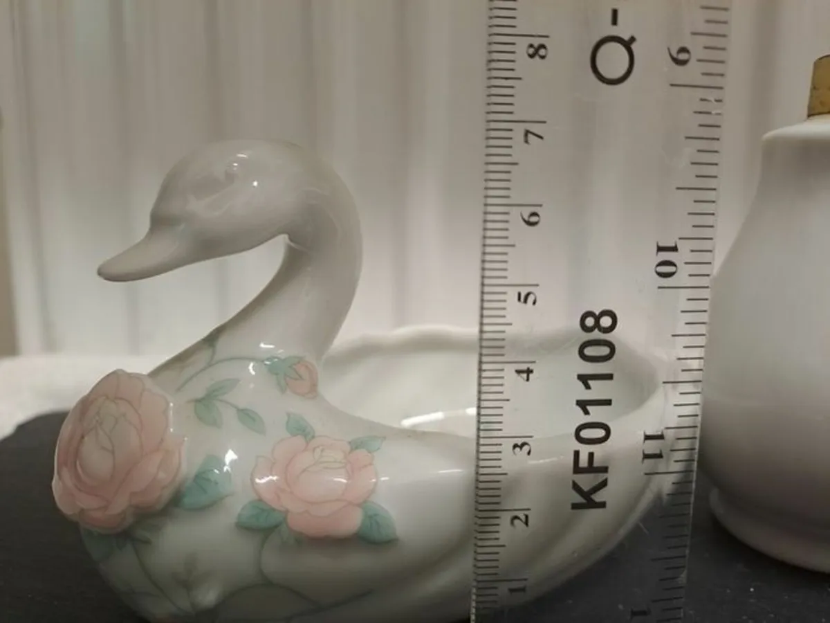 1988 St Michael perfume and trinket dish - Image 4