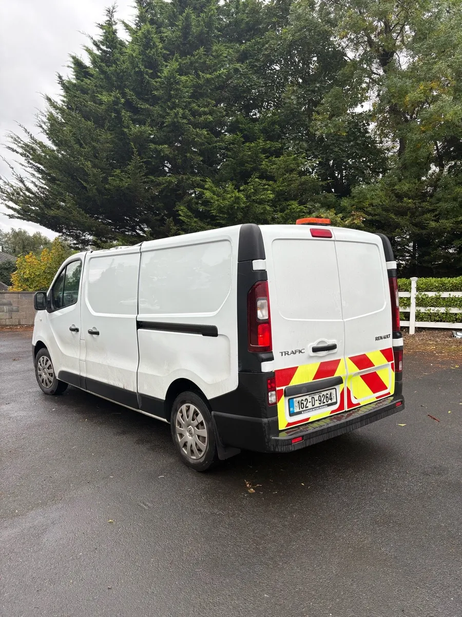 2016 Renault traffic SWB 1 owner from new - Image 3