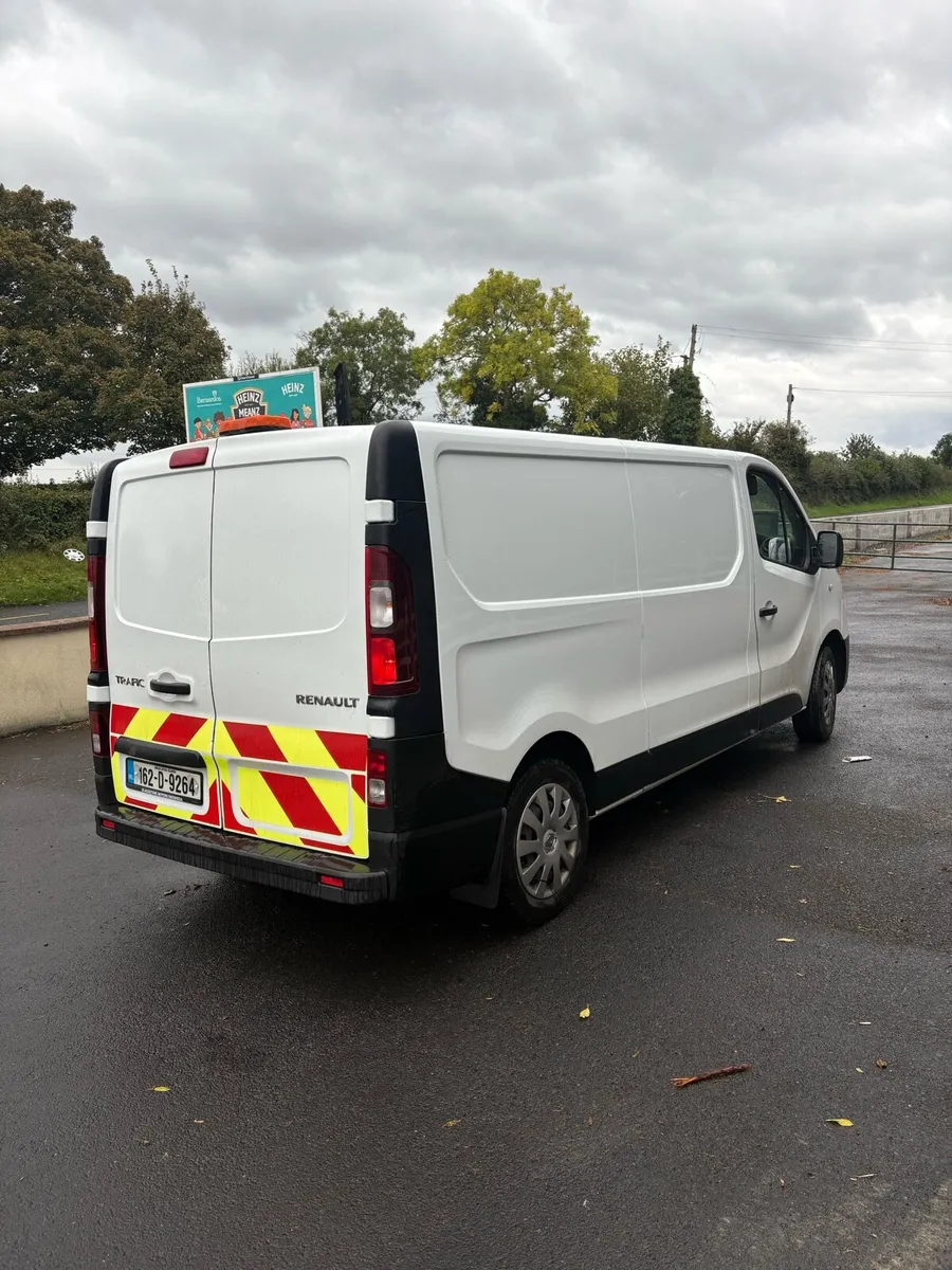 2016 Renault traffic SWB 1 owner from new - Image 4