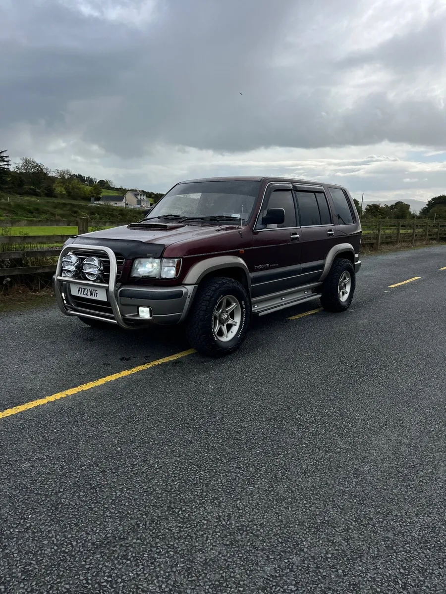 Isuzu trooper insignia - Image 2