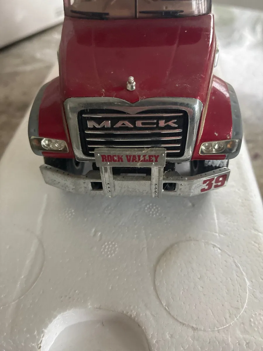 1:34 scale Mack concrete truck - Image 3
