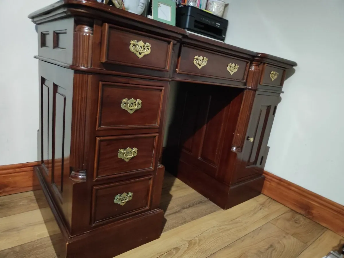 Beautiful Solid Mahogany wood writing desk - Image 2