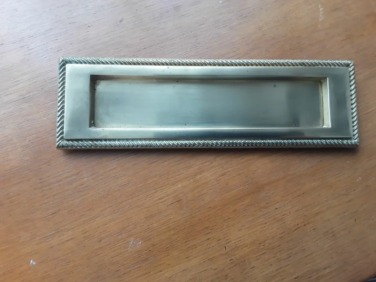 Brass letterbox 26 by 8 centimeters - Image 1
