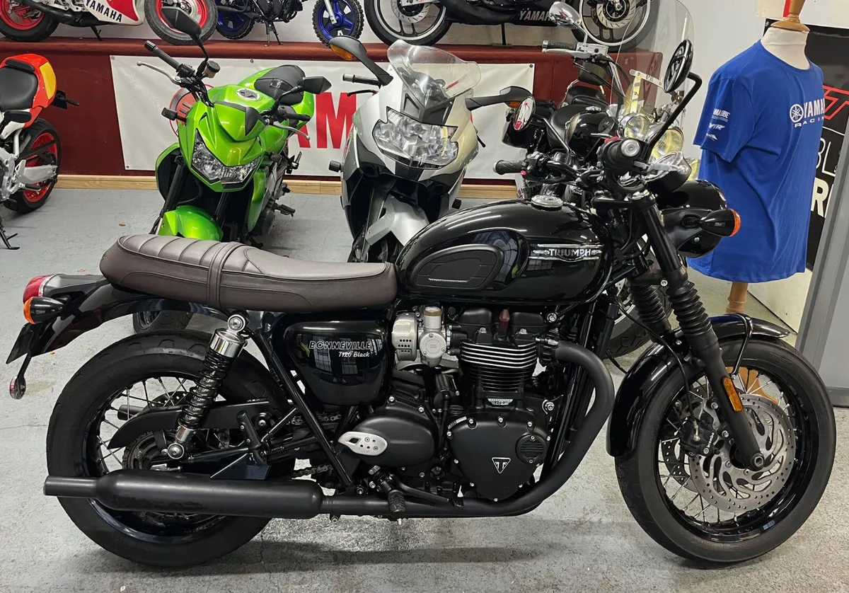 2022 Triumph T120 Bonneville @ Meskells - Image 2