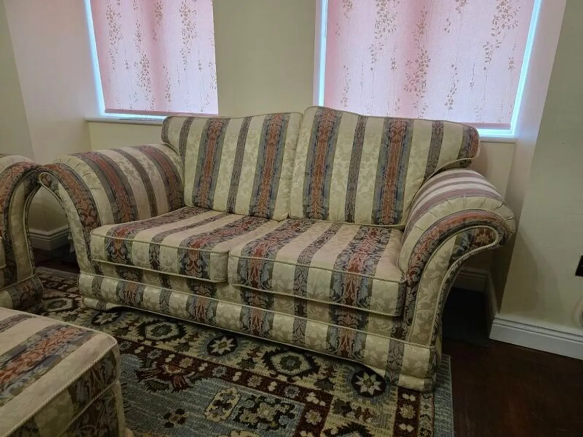 sofa 3&2 - Image 1