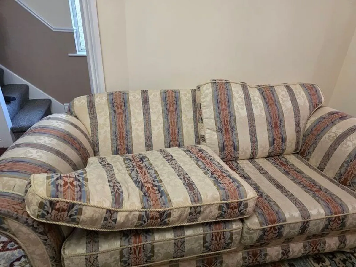 sofa 3&2 - Image 3