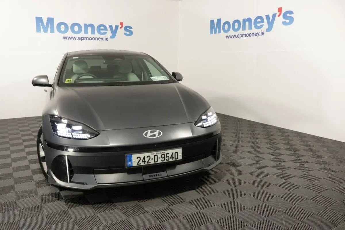 Hyundai Ioniq 6 Elegance EX Demo 77 kWh EV Saloon - Image 2