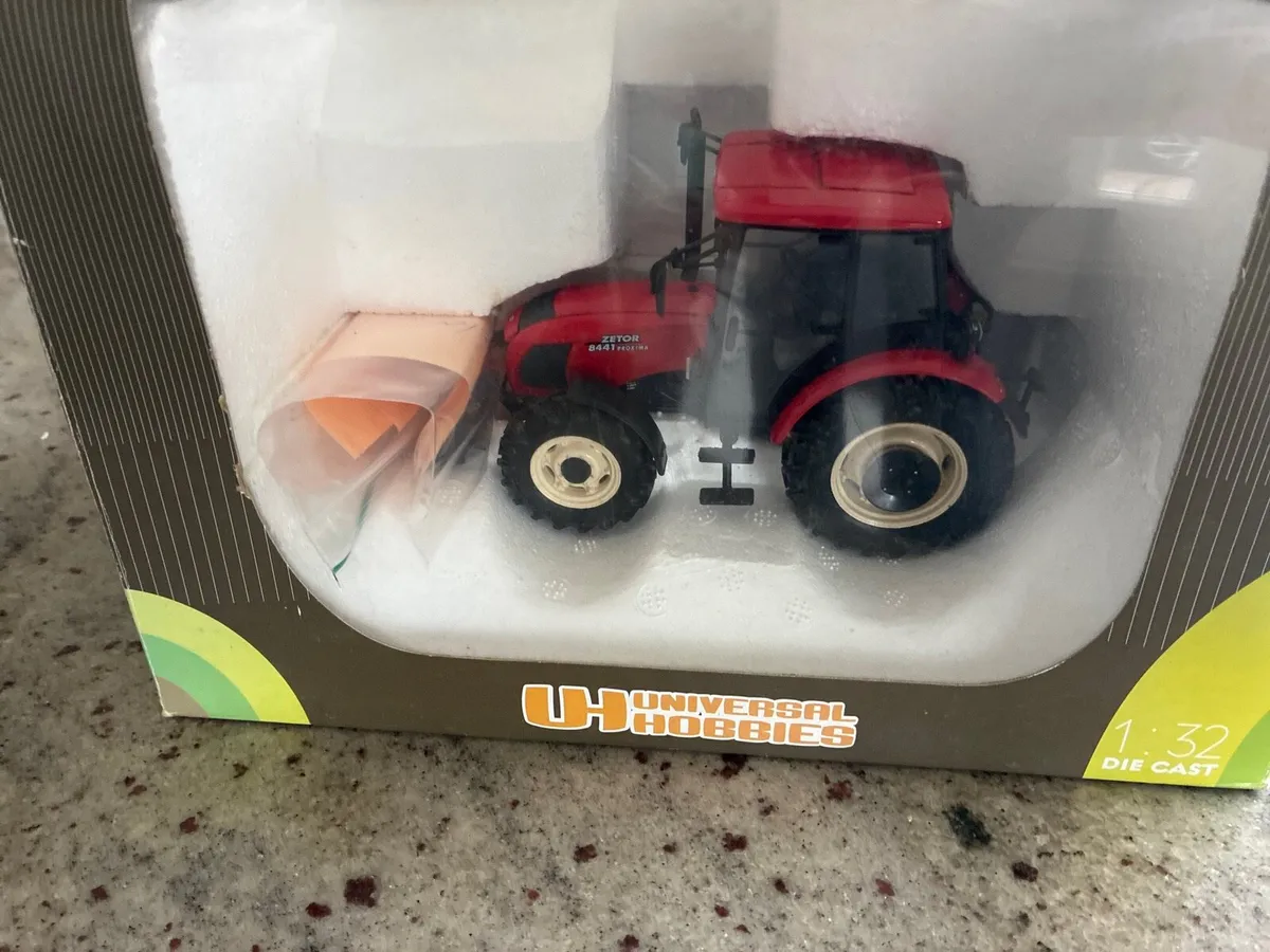 Universal hobbies zetor proxima 1:32 scale - Image 2
