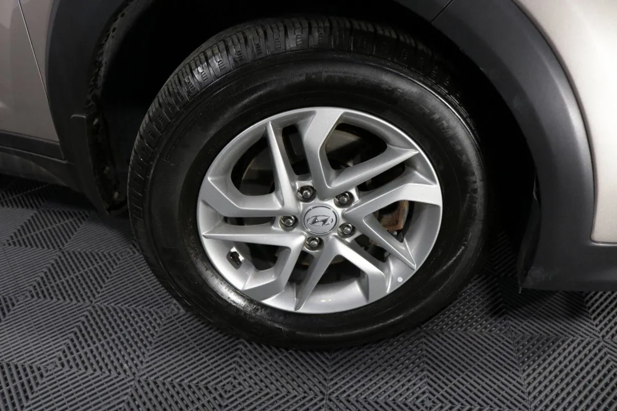 Hyundai Tucson Comfort Plus 1.6l Petrol SUV - Image 4