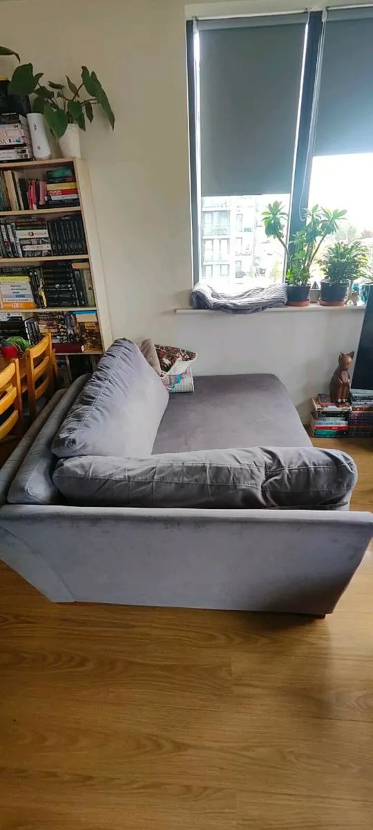 Free couch - Image 1