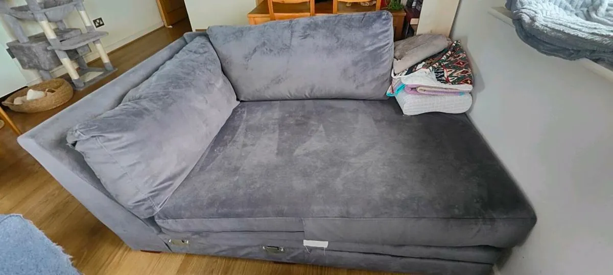 Free couch - Image 2