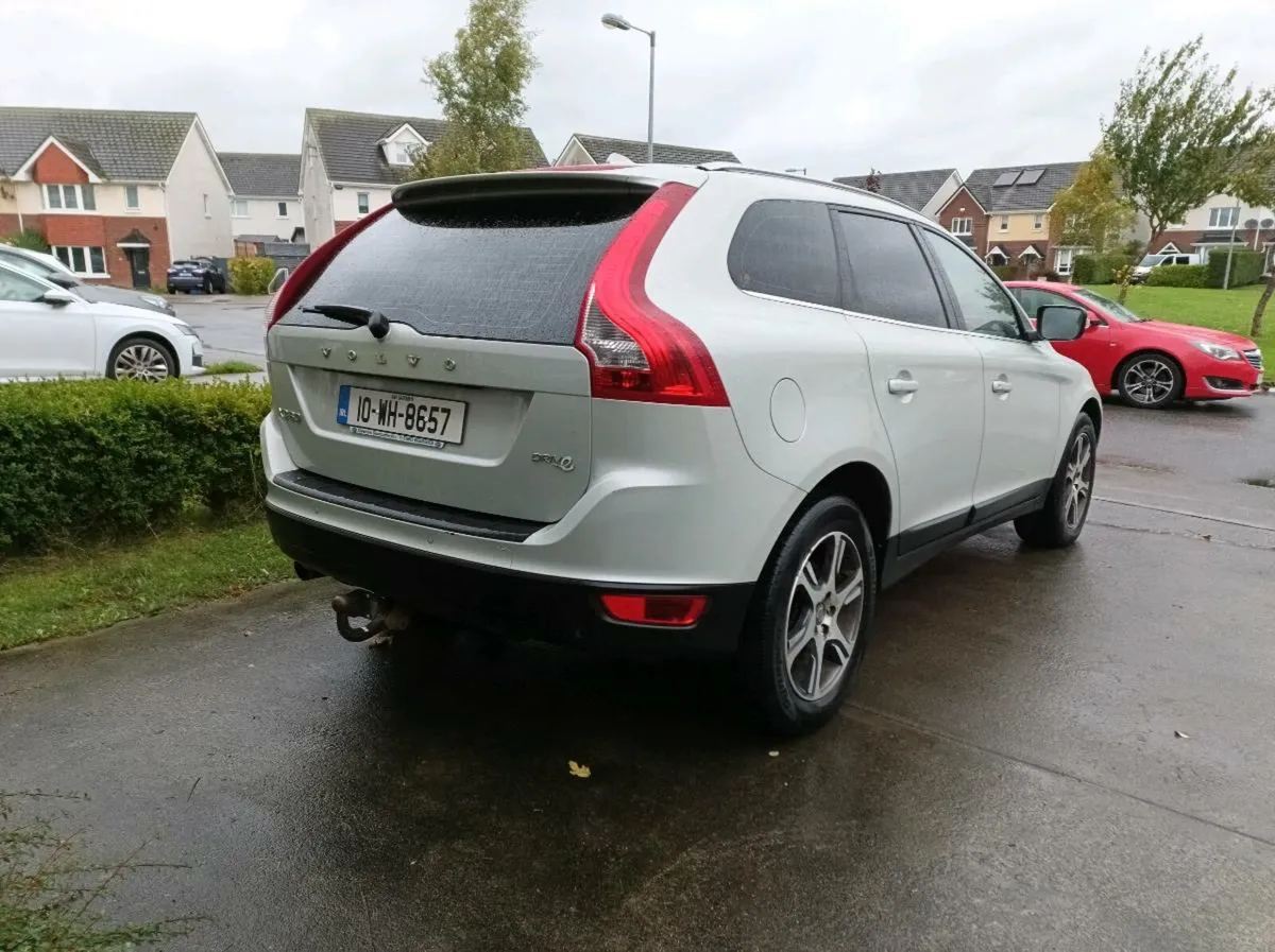 Volvo XC 60 2.0 Diesel 5 cylinders 2010 - Image 4