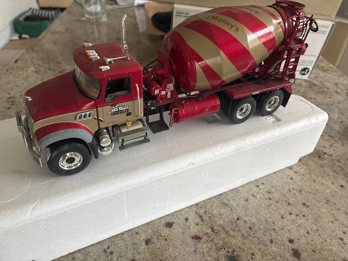 1:34 scale Mack concrete truck - Image 1