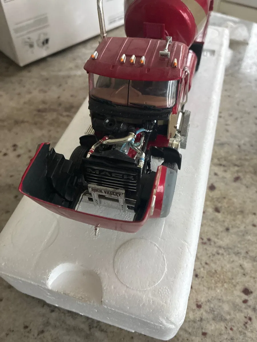 1:34 scale Mack concrete truck - Image 2