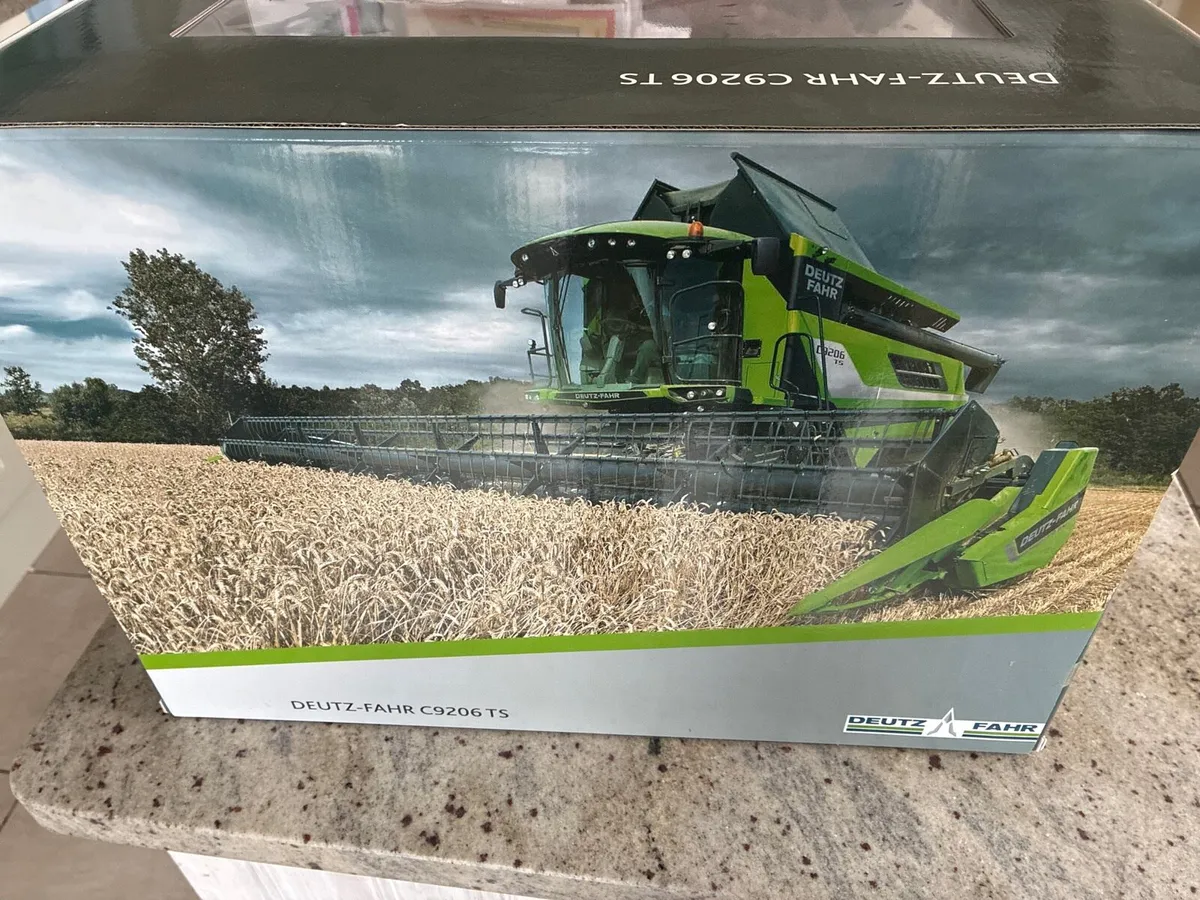 Deutz fahr C9206 harvester 1:32 scale - Image 3