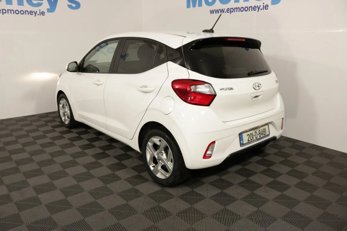 Hyundai i10 Deluxe Plus 1.0l Petrol Hatchback - Image 4