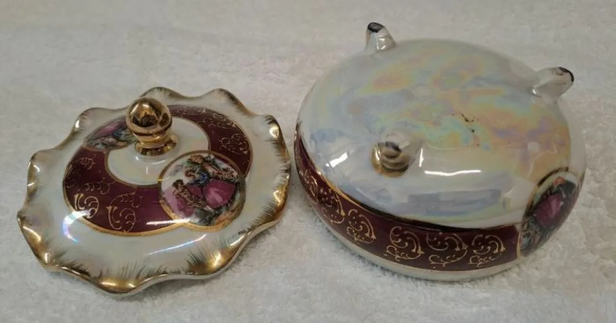 Vintage ornate lustreware lidded pot - Image 3