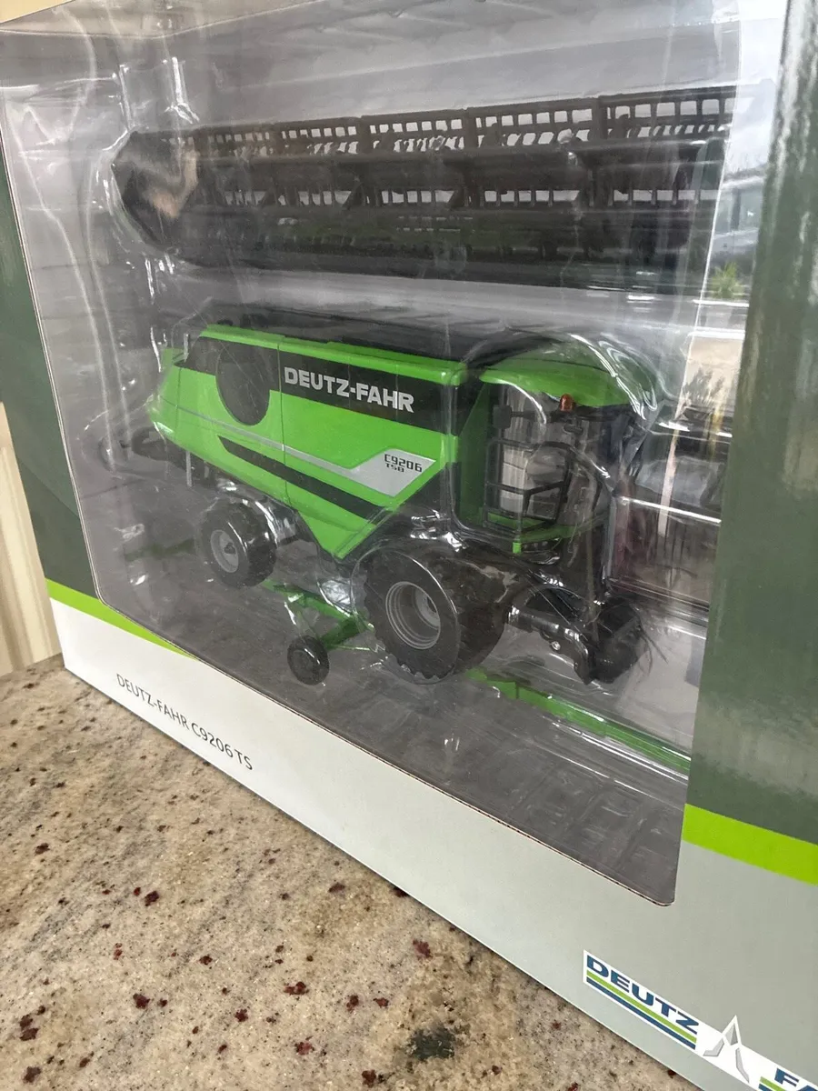 Deutz fahr C9206 harvester 1:32 scale - Image 2