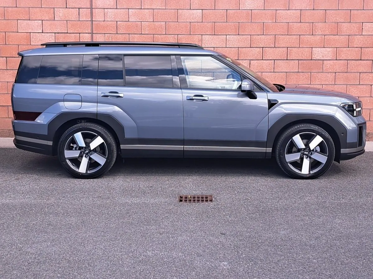 Hyundai Santa Fe 4 Wheel Drive Premium Model Plug - Image 4
