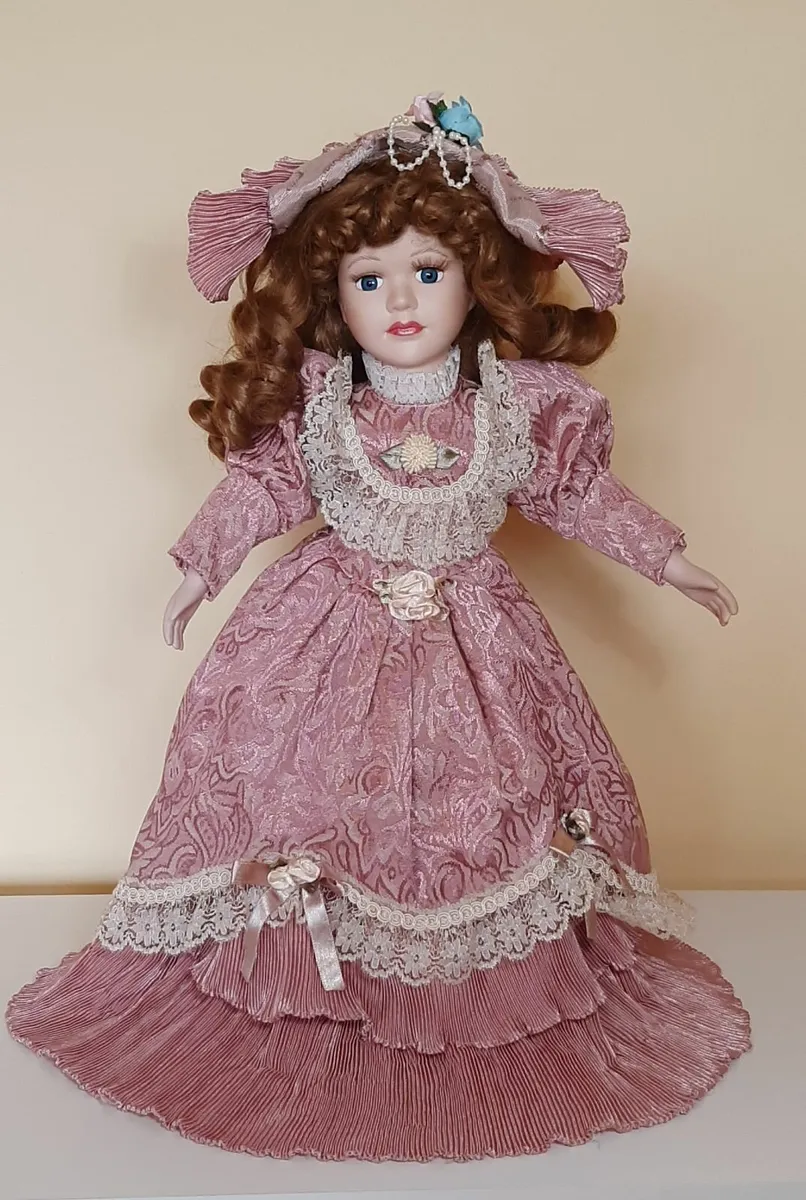 Porcelain doll - Image 4
