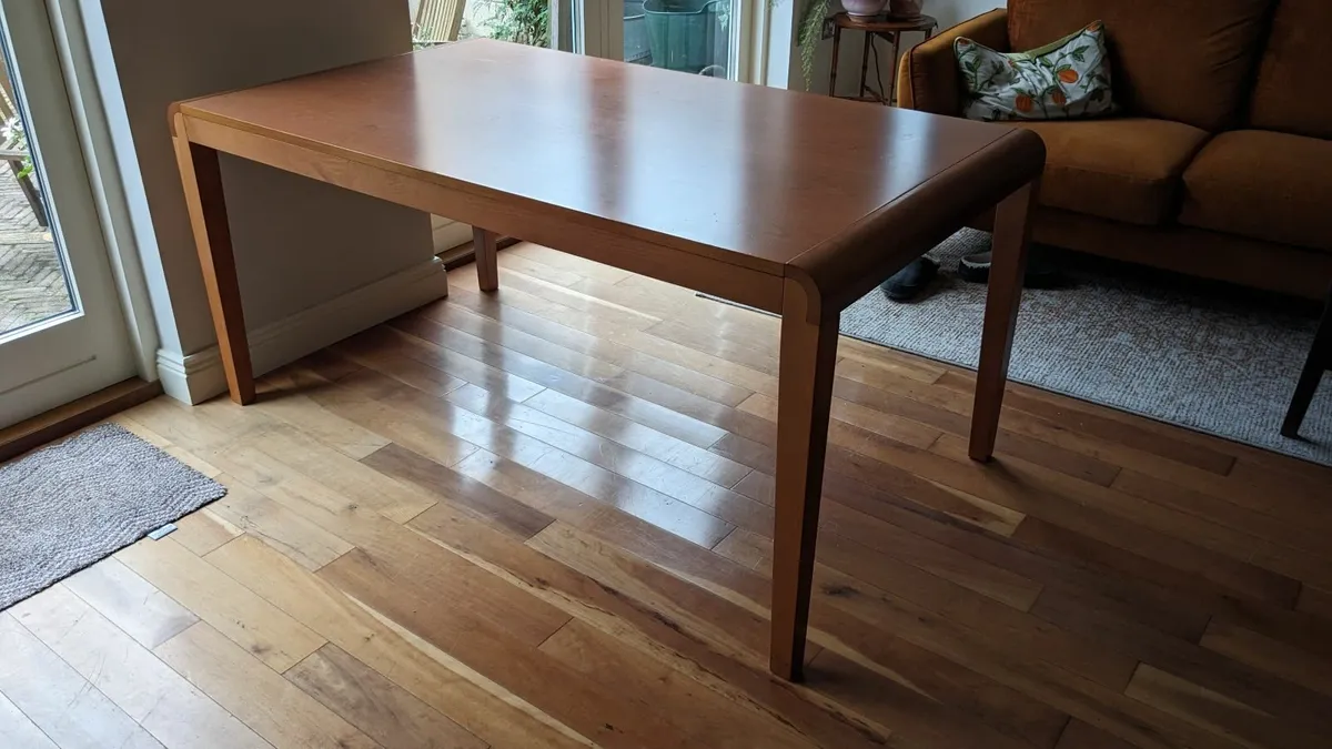 Dining table - Image 2