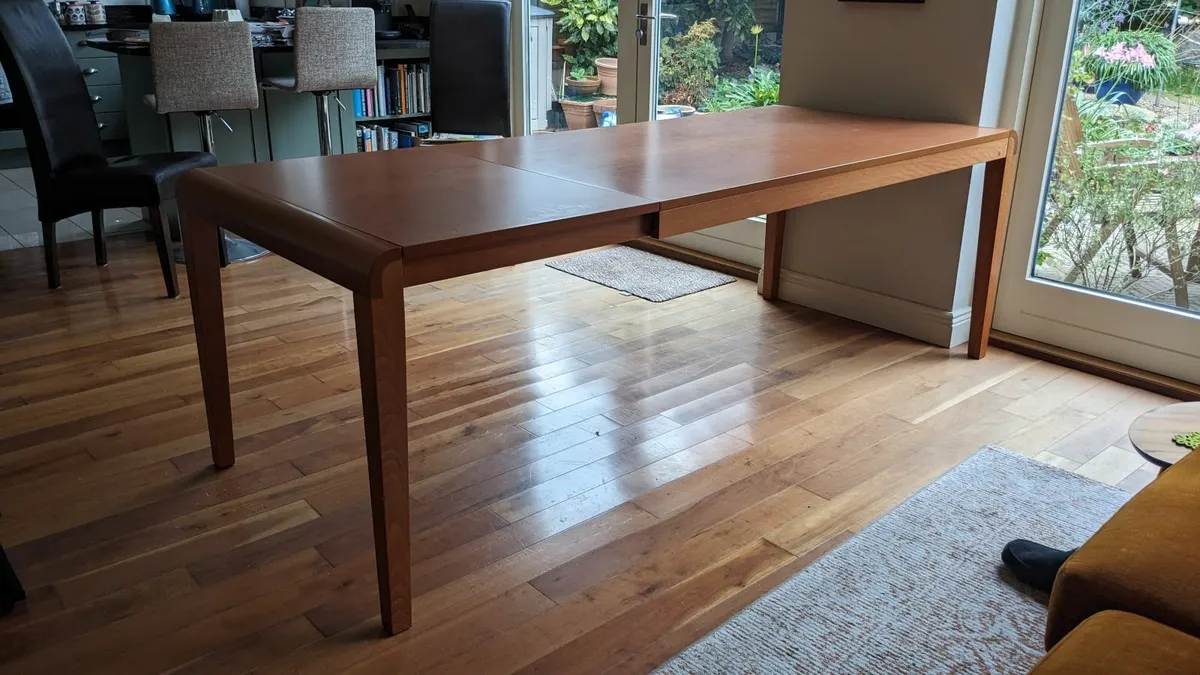 Dining table - Image 3