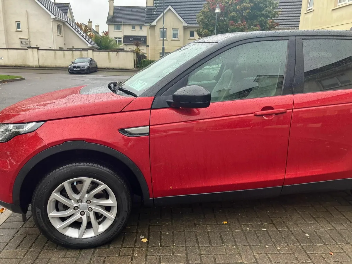 Land Rover Discovery Sport 2017 - Image 2