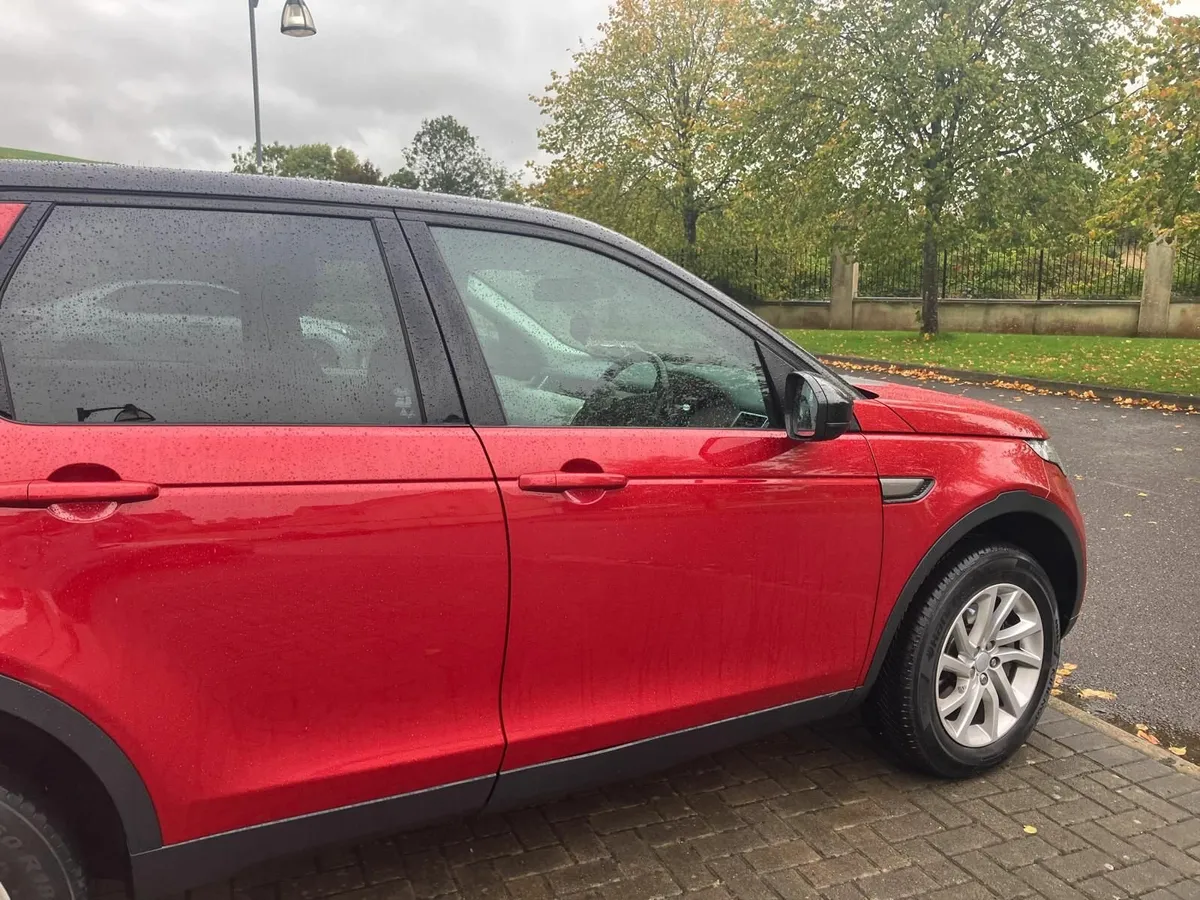 Land Rover Discovery Sport 2017 - Image 3