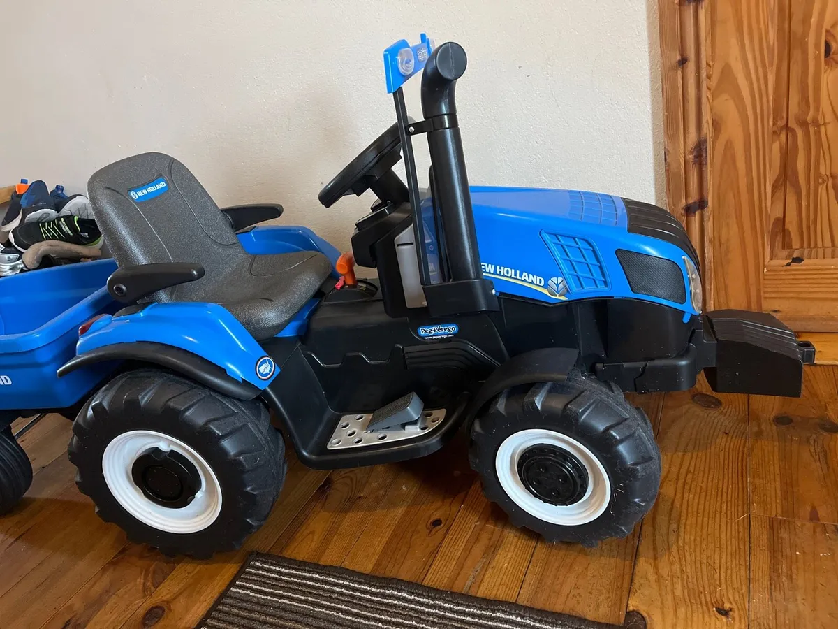 Peg perego new Holland T8 ride on - Image 2