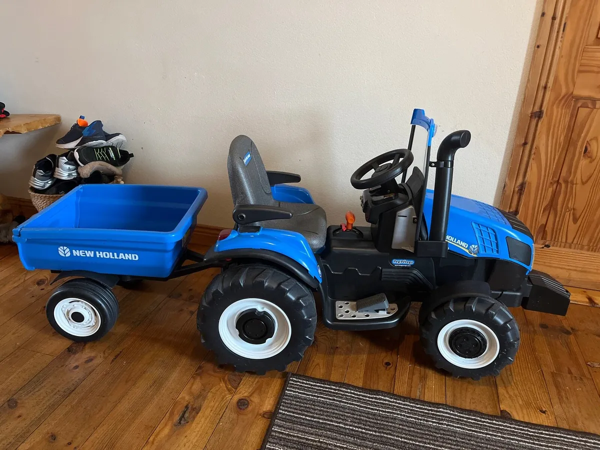 Peg perego new Holland T8 ride on - Image 1