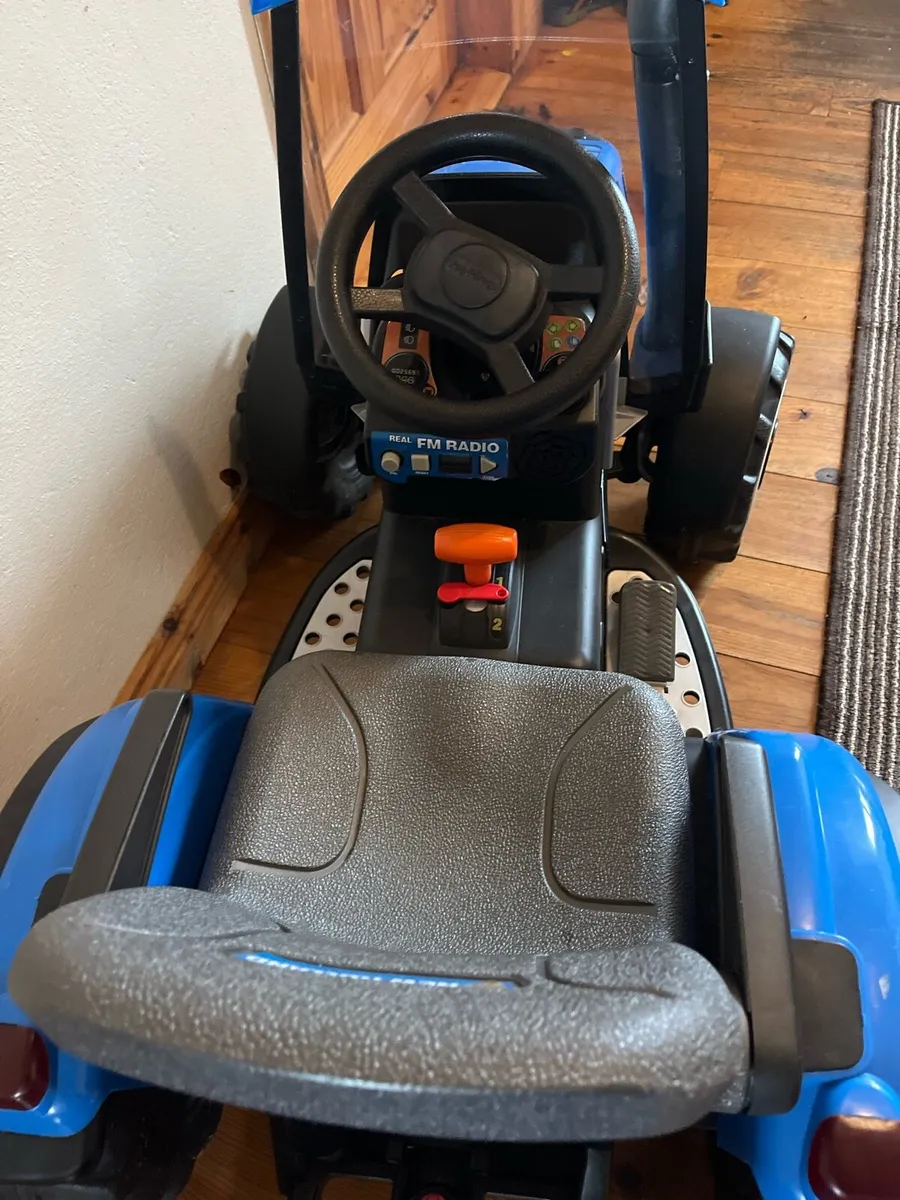 Peg perego new Holland T8 ride on - Image 3