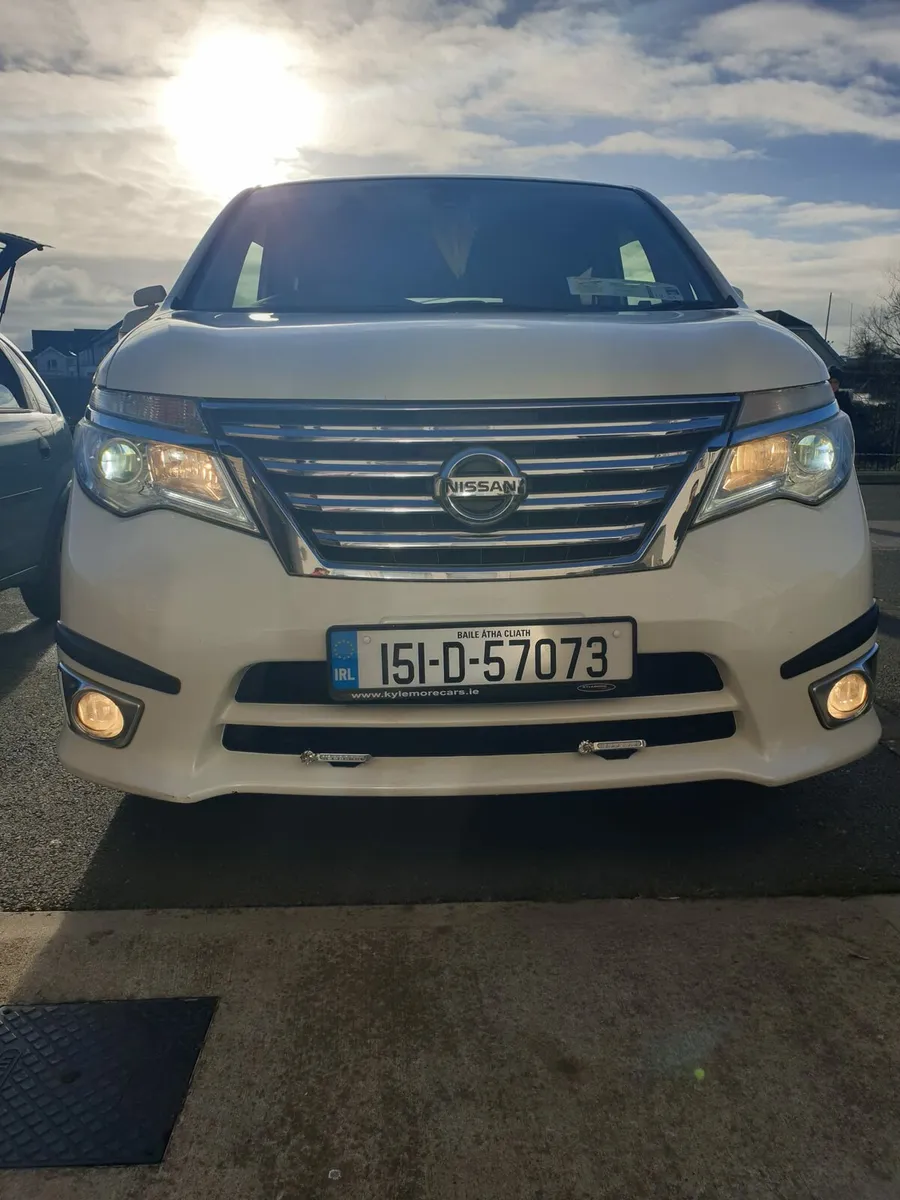 Nissan Serena 2015 .  2.0 - Image 1