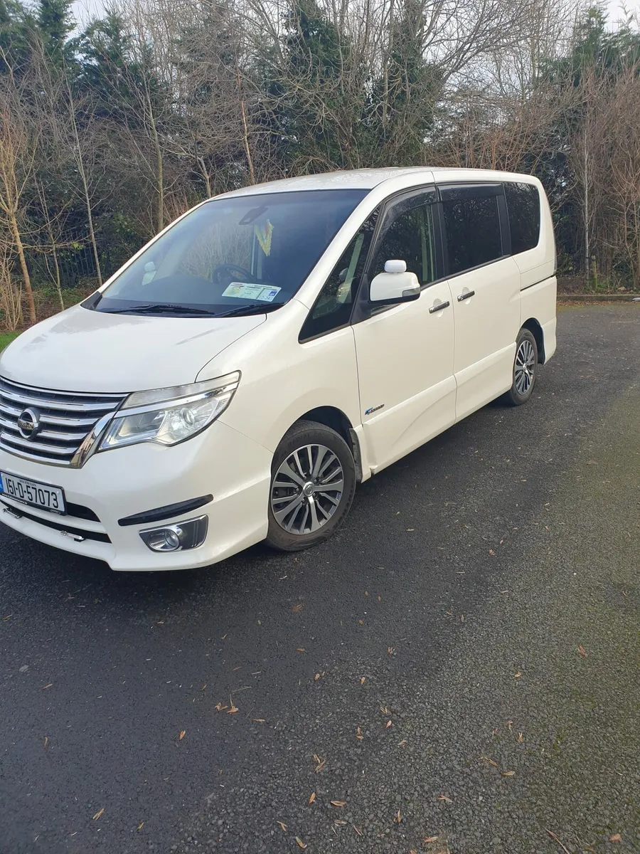 Nissan Serena 2015 .  2.0 - Image 4