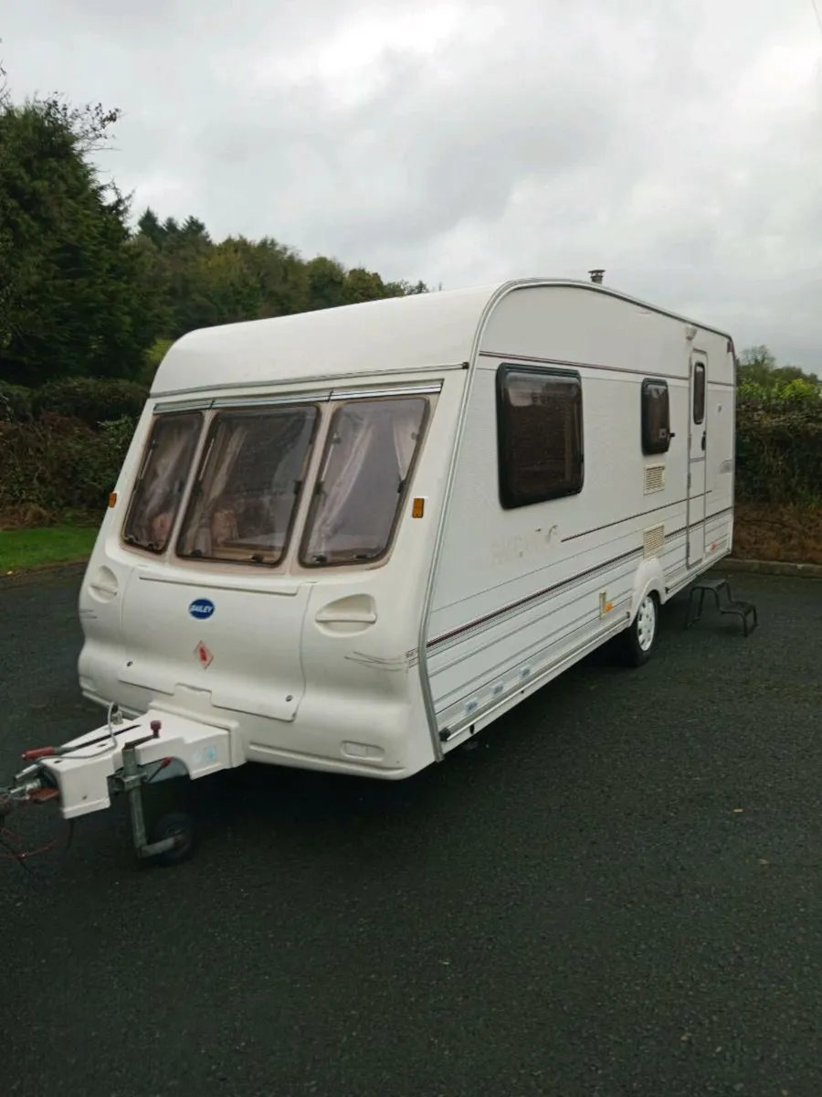 Caravan - Image 1