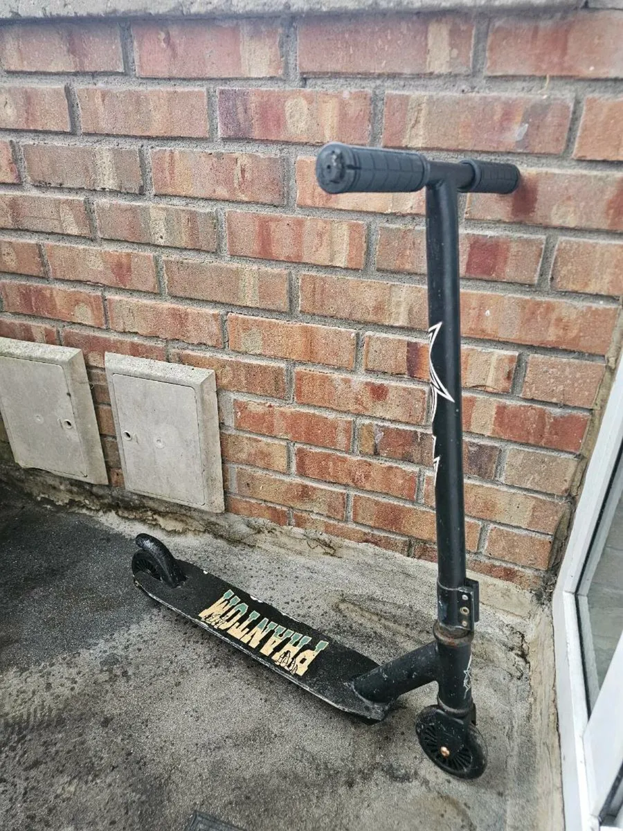 Small kids scooter - Image 1