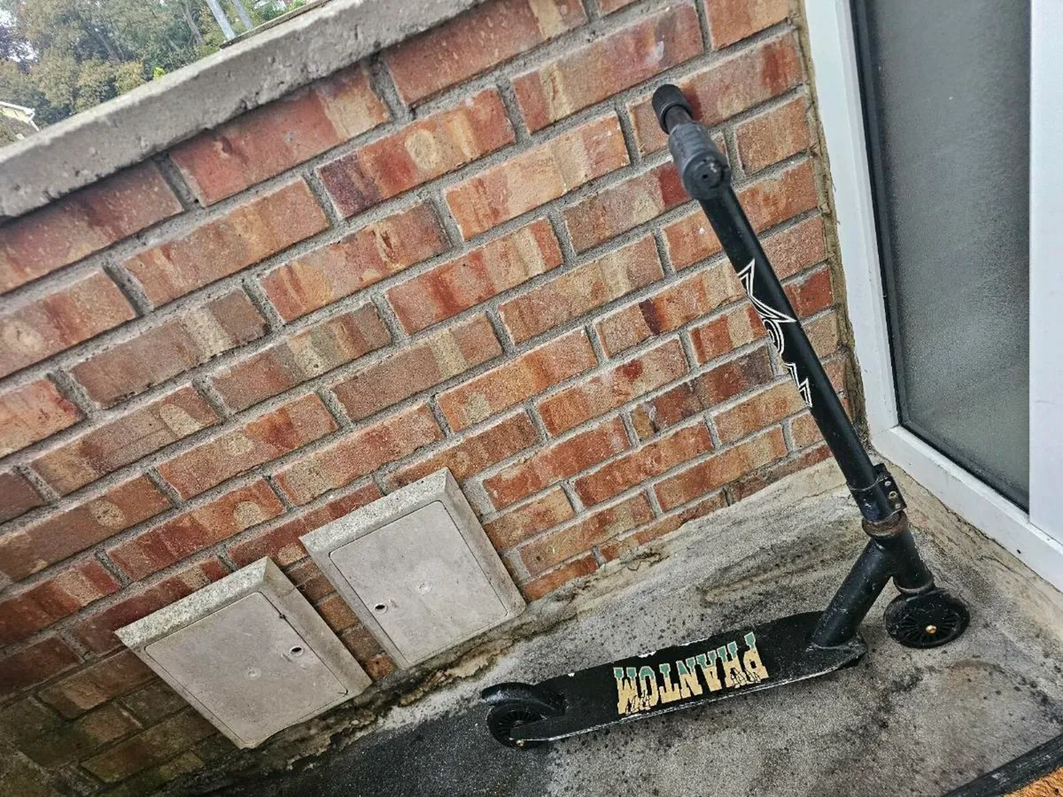 Small kids scooter - Image 2