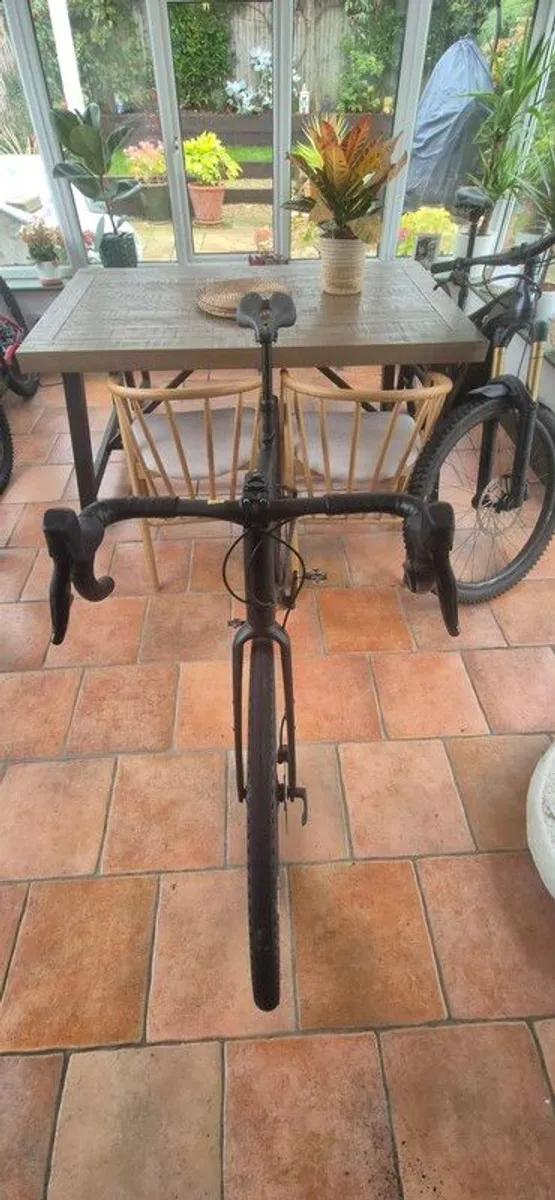 Giant revolt advanced pro 1 gravel bike - Image 2