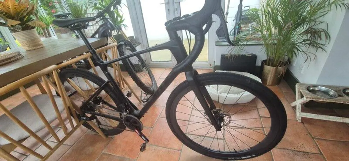 Giant revolt advanced pro 1 gravel bike - Image 3