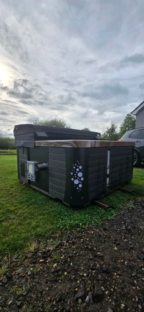 7 seater square hot tub with internal wood stove - Image 2